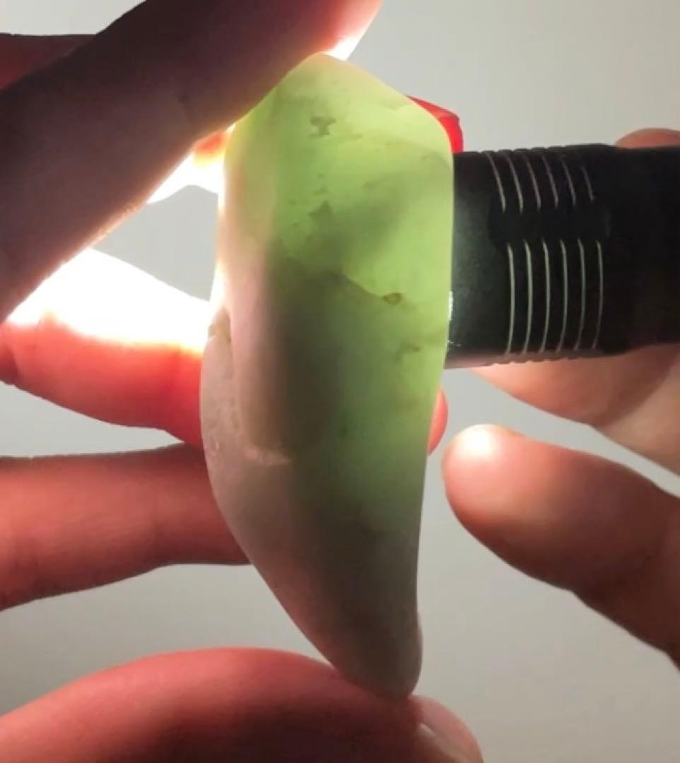 糸魚川翡翠 ヒスイ 66g 緑×白