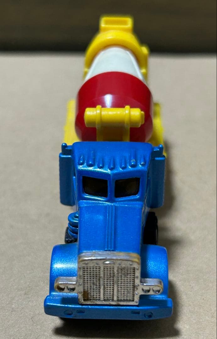 日本製 トミカ アメリカン ミキサー車