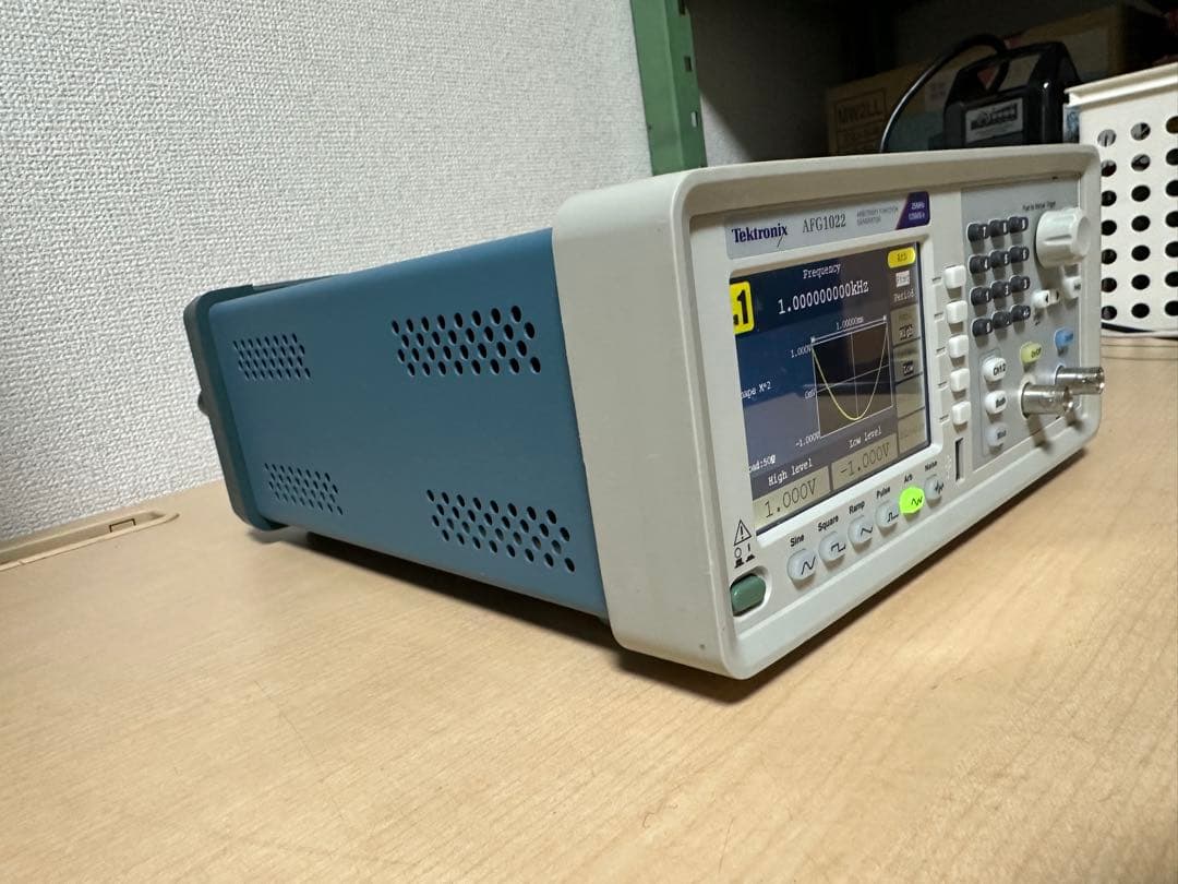 M*a様 Tektronix AFG1022 信号発生器
