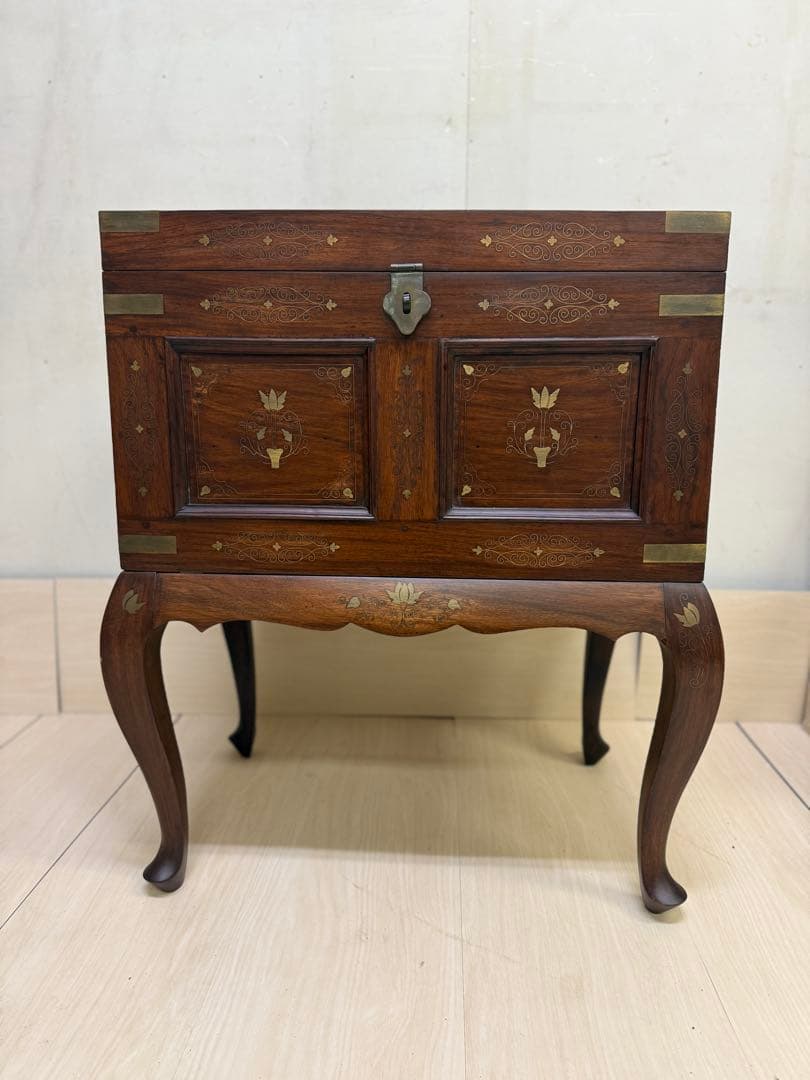 【引き取り可】 ローズウッド製の装飾収納箱　ねこあし　猫足