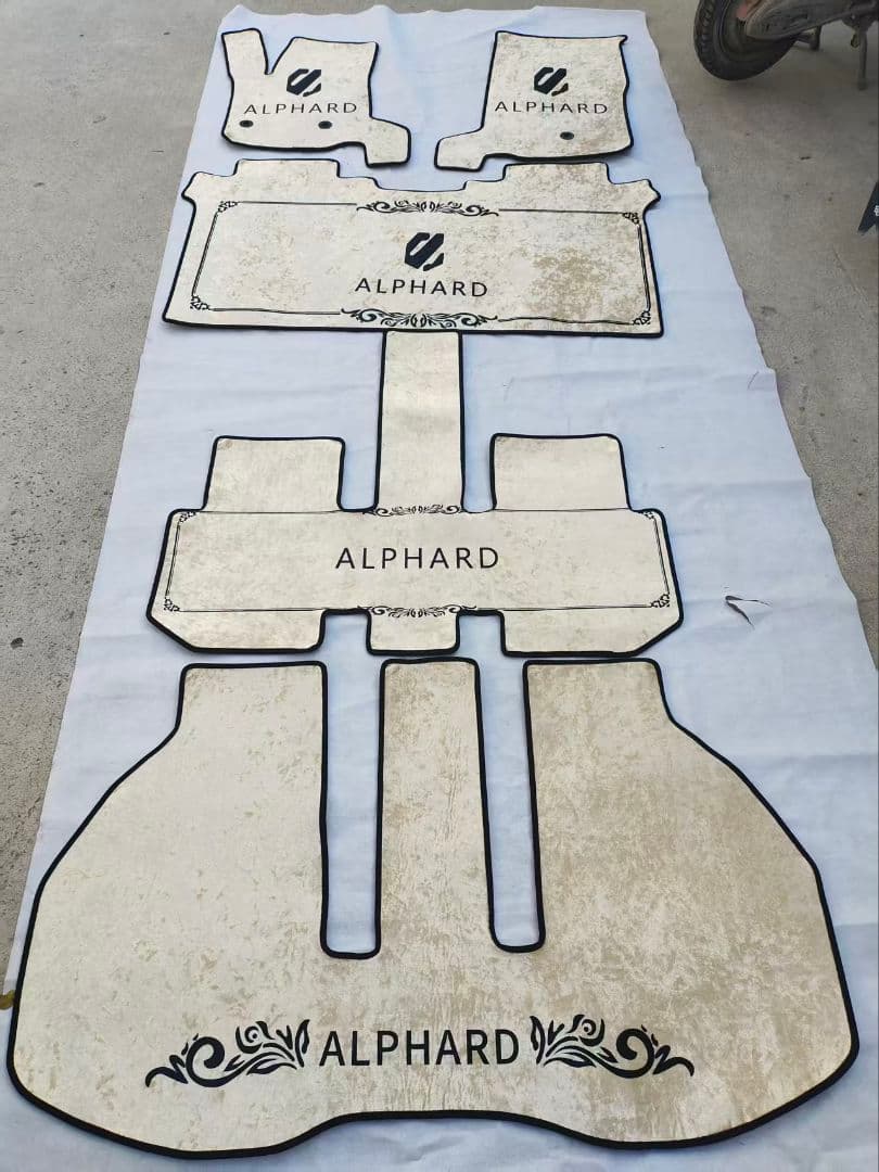 ALPHARD フロアマット ホワイト ブラック