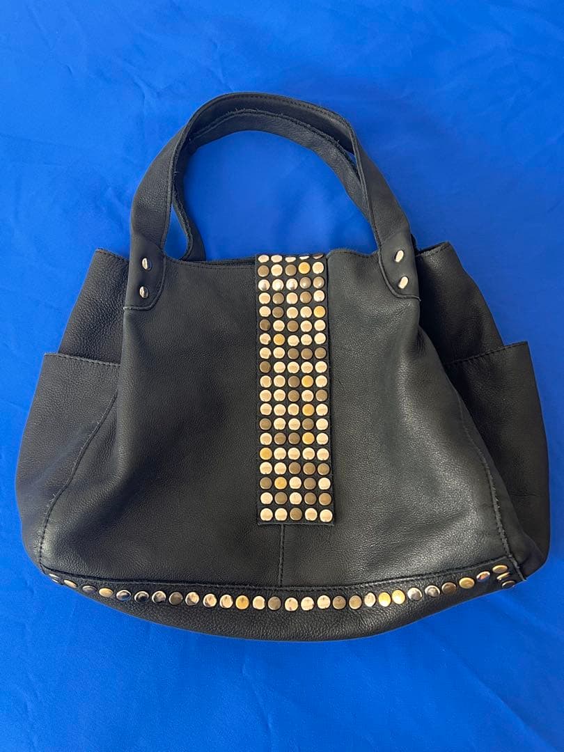 TRES トレスタッズハンドバック