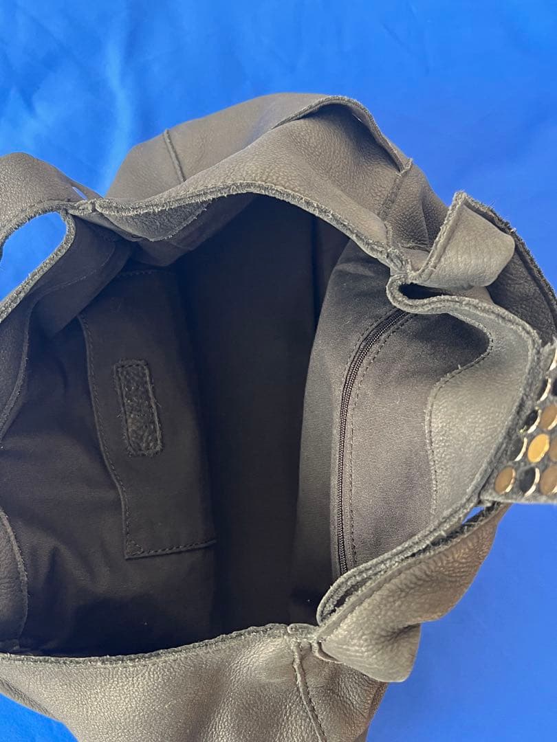 TRES トレスタッズハンドバック