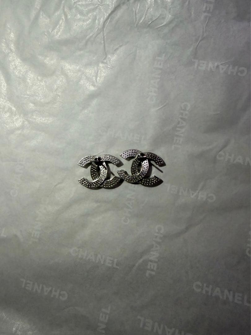 CHANEL シャネル　ピアス　シルバー　ストーン付き
