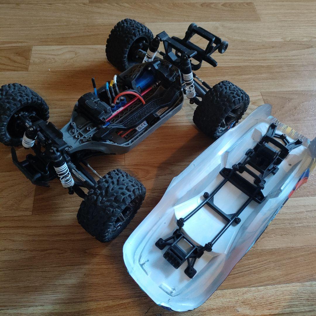 Traxxas RUSTLER 4X4 VXL ラジコン