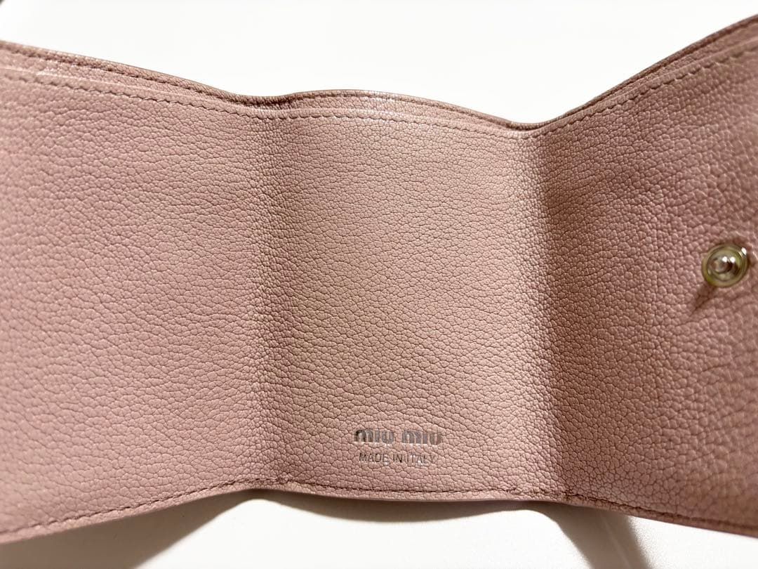 miu miu マドラスパール レザー三つ折り財布