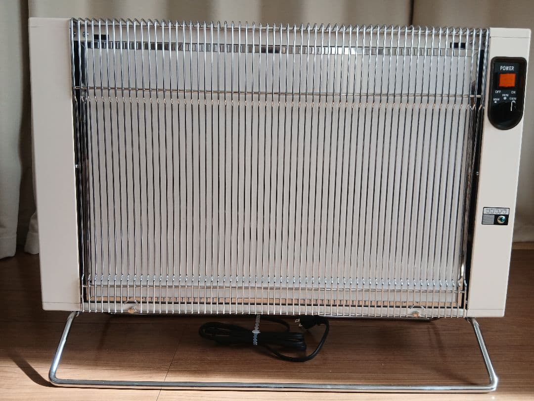 【2025年製ほぼ新品】サンラメラ　ニューセラミックヒーター 1200W