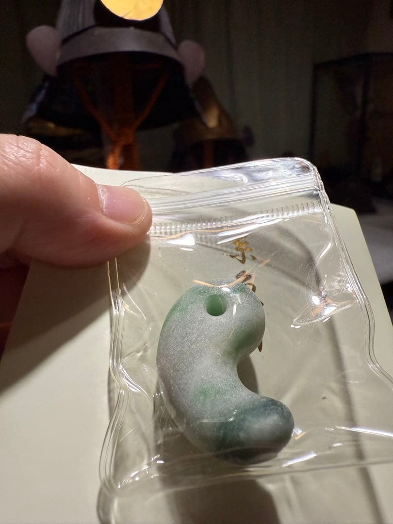 糸魚川翡翠‼️勾玉‼️大変に美しい絶品‼️芸術的‼️ 透光抜群‼️破格出品‼️13.1g