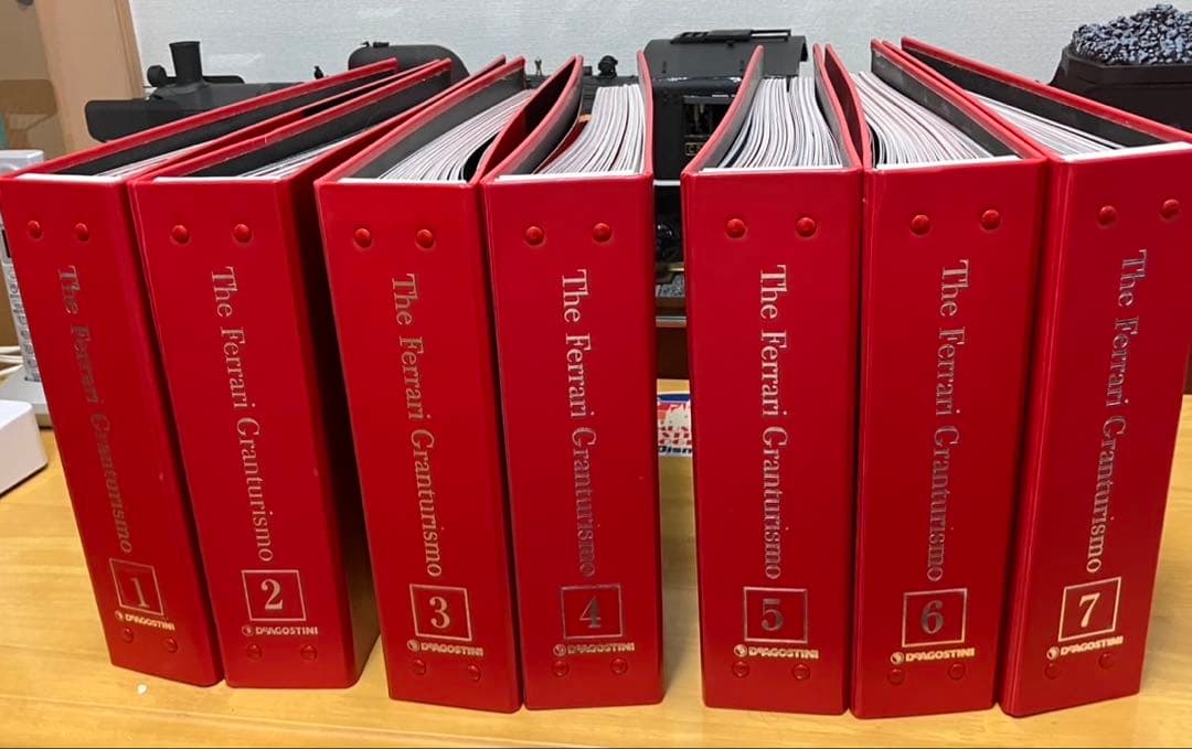 1/10 エンツォフェラーリ完成品 とディスプレイケース