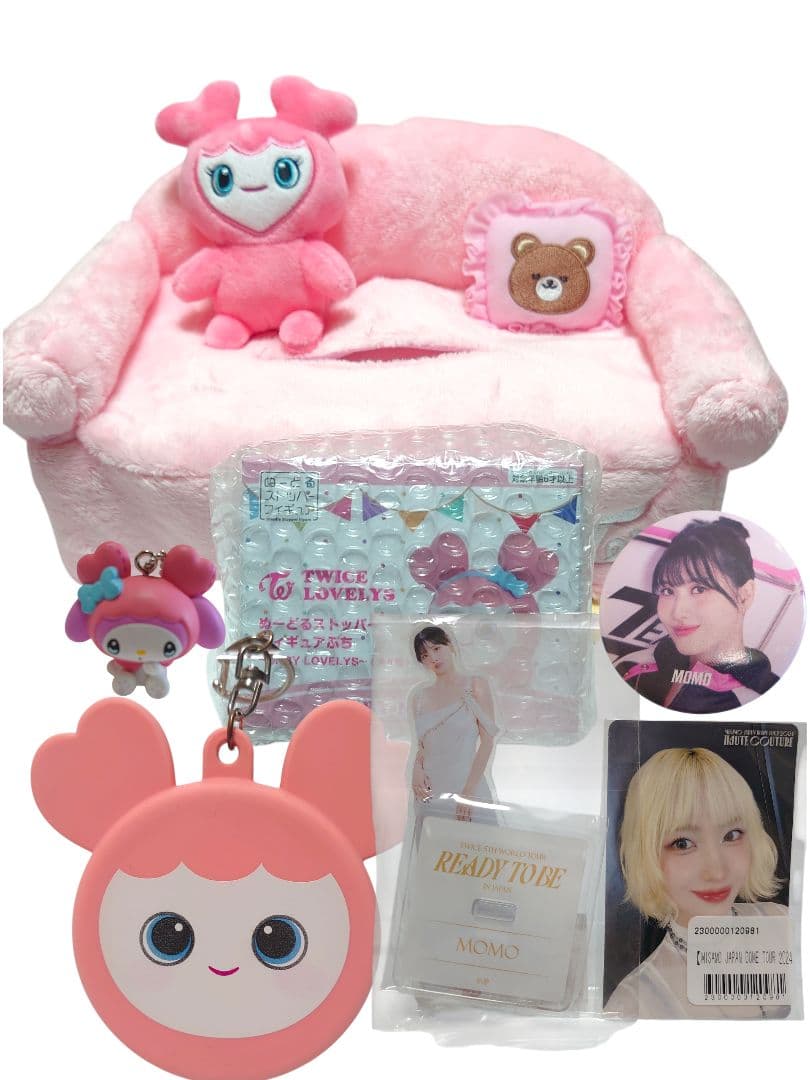 【MOMO•モモ】TWICE　ティッシュカバー　チャーム　缶バッジ　アクスタ