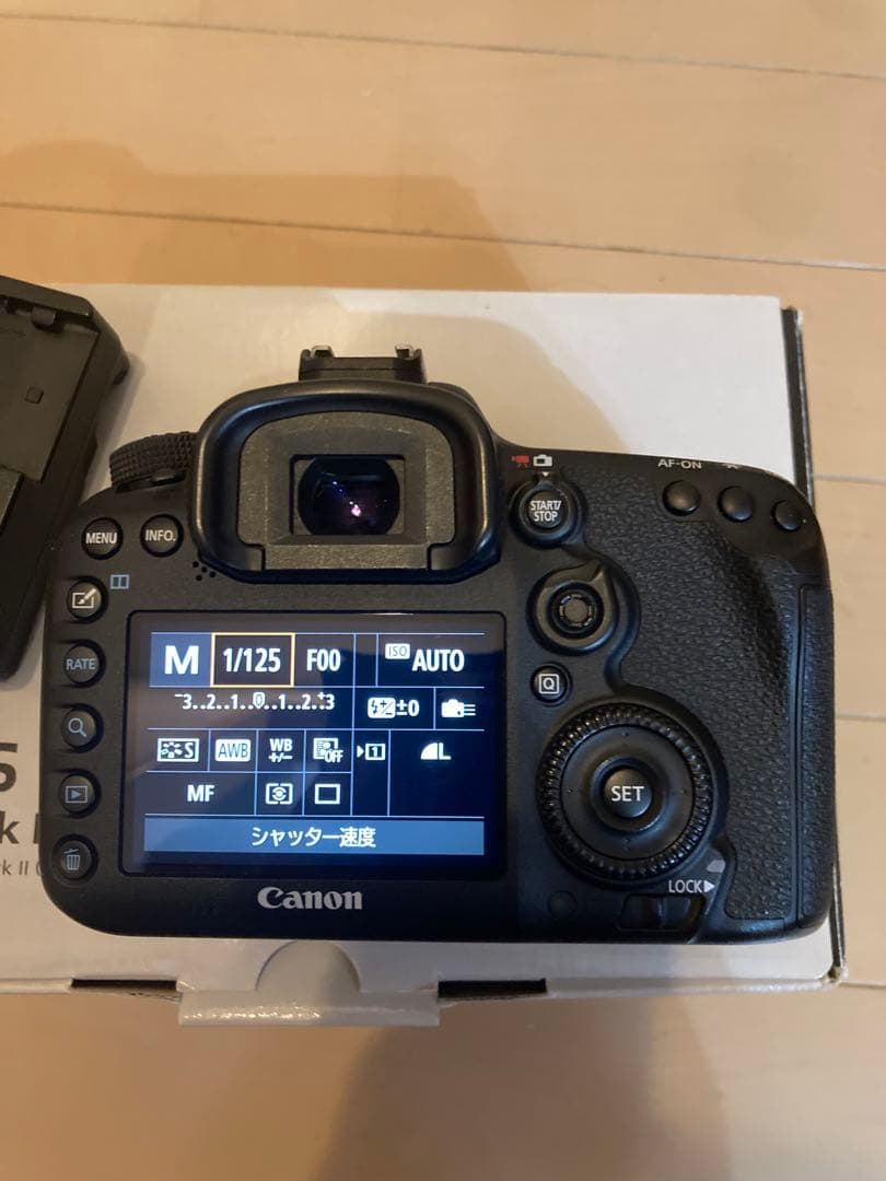 Canon EOS 7D Mark II 元箱あり　おまけ付き
