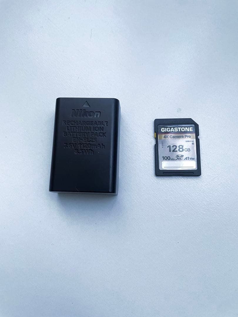 箱有Nikon Zfc ミラーレスカメラ本体と付属品