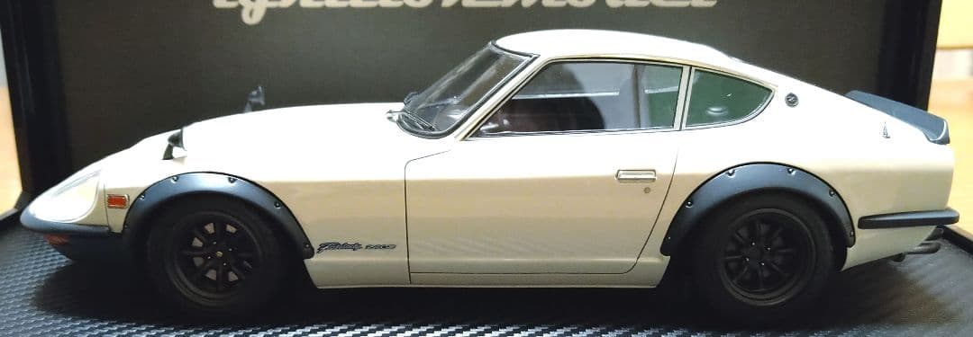 イグニッションモデル 1/18 フェアレディ (S30) 240ZG 白