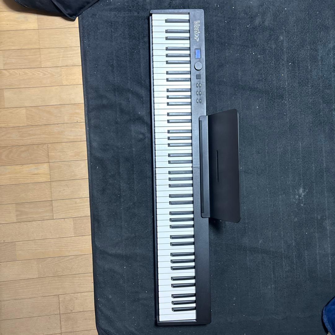 VEE TOP 88鍵キーボード 本体と充電ケーブル