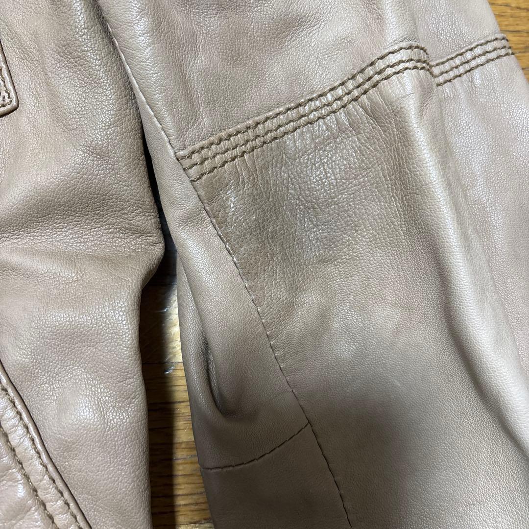 ディーゼル　ベージュ レザー シングルライダース　腕にシミあり！