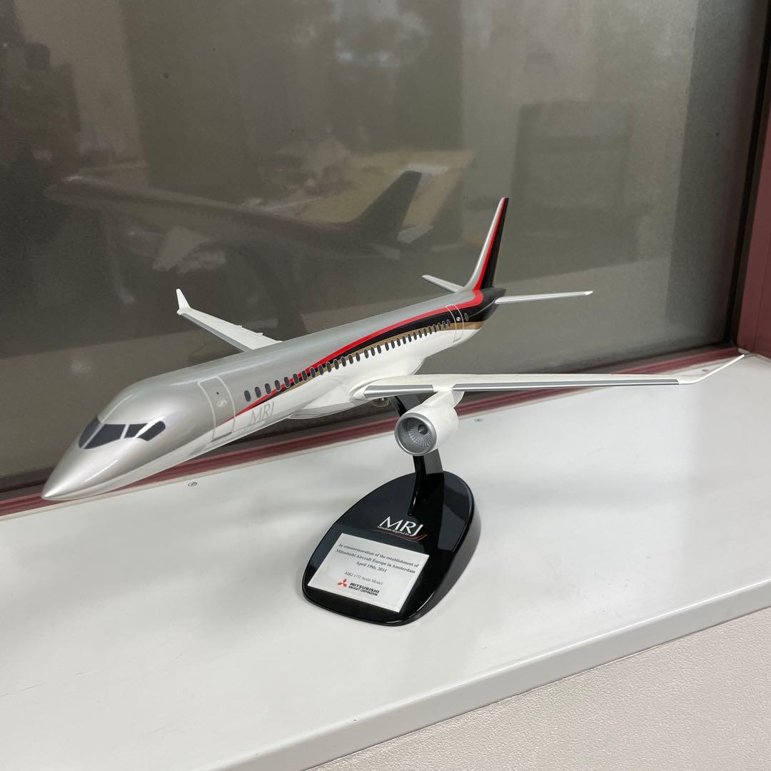 g*_様 Mitsubishi MRJ 1/72スケールモデル