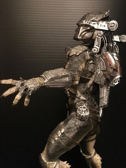 サイドショウ AVP2　ウルフ・プレデター1/5スケール スタチュー