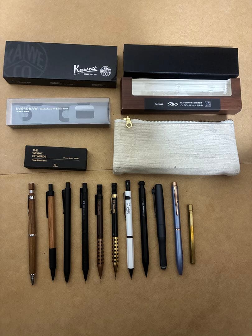 文房具(シャーペン)まとめ売り 総額42570円分！ 限定色有り！ 引退品