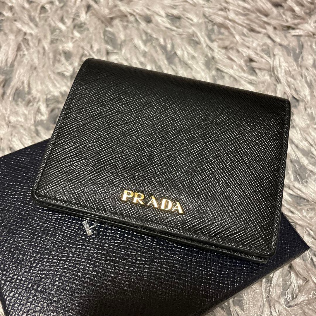 PRADA 二つ折り財布 サフィアーノレザー 黒