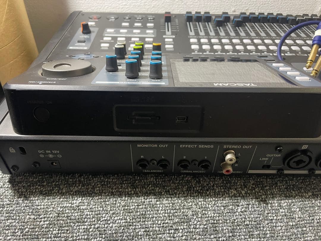 TASCAM DP-32SD マルチトラックレコーダー