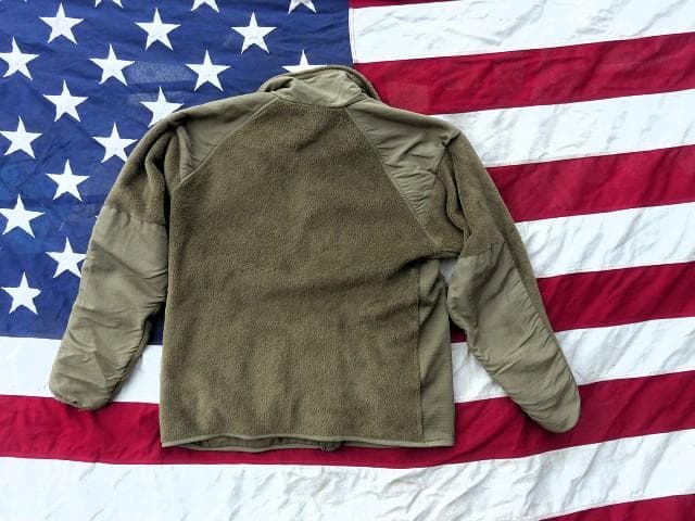 米軍実物　ポーラテックフリースジャケット　S-R　コヨーテ ECWCS　131