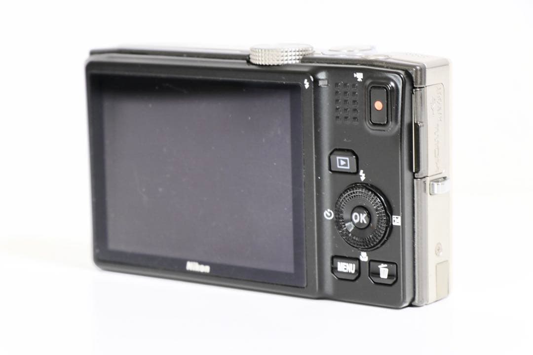 ニコン Nikon COOLPIX S8200 シルバー