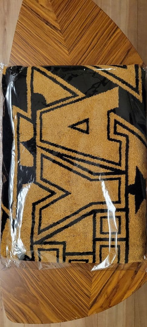 E.YAZAWA 矢沢永吉　ジャガードスペシャルビーチタオル(ロゴ)イーグル