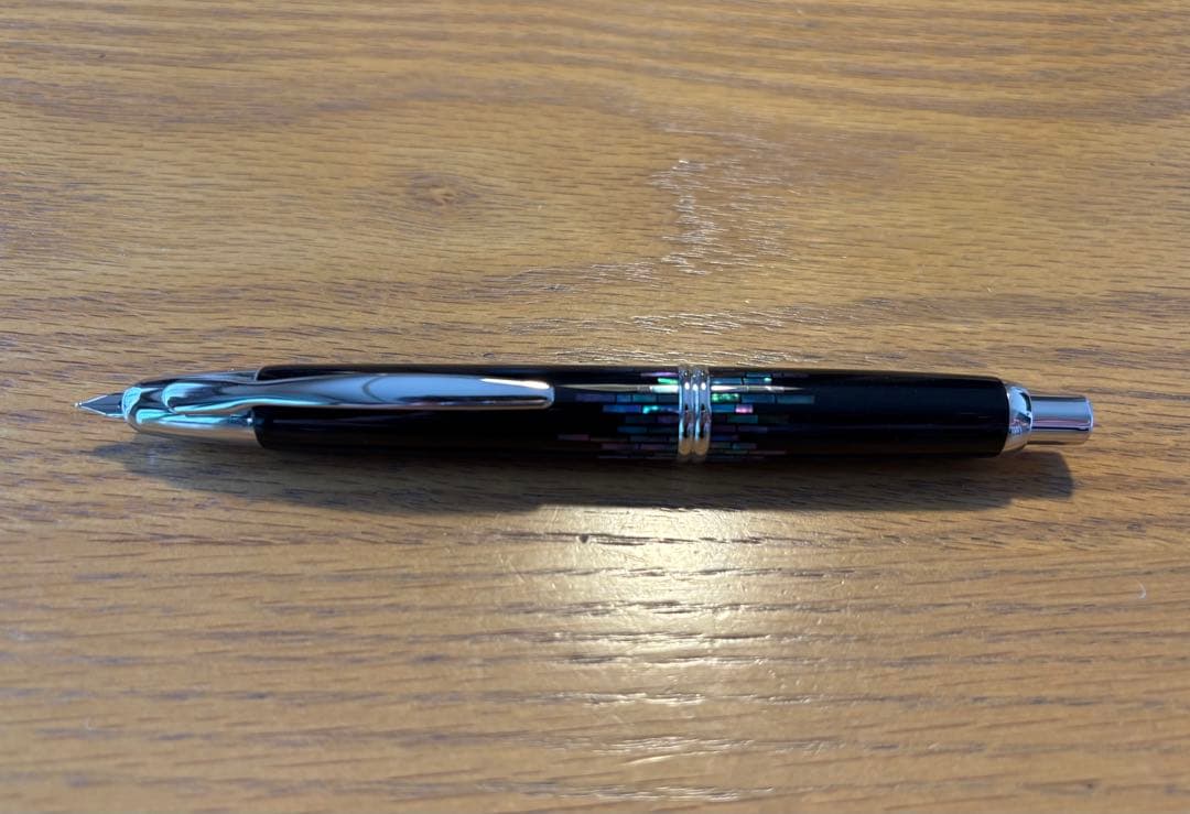 パイロット 万年筆 キャップレス螺鈿 ストライプ F