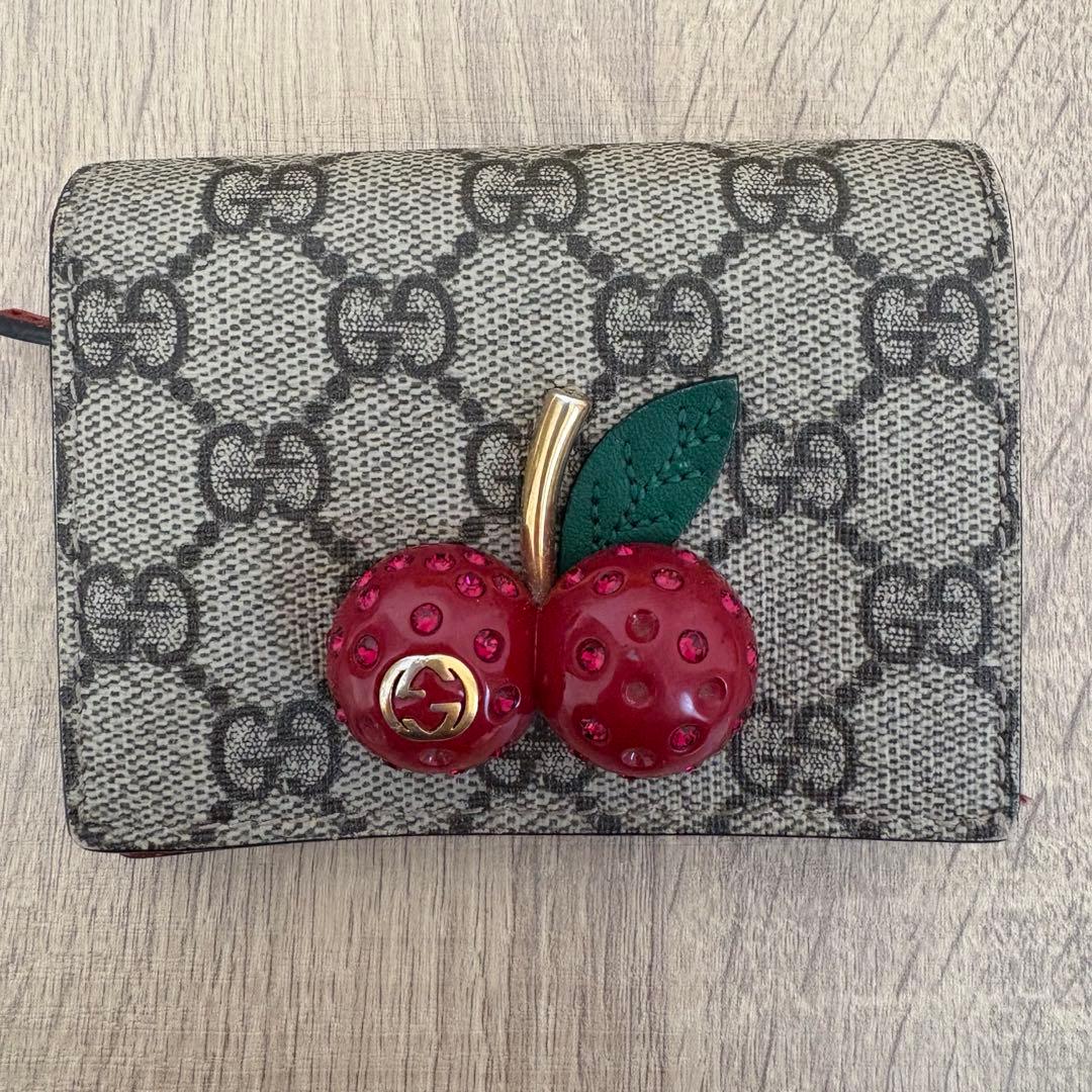 GUCCI チェリー さくらんぼ 二つ折り財布 グレー/レッド