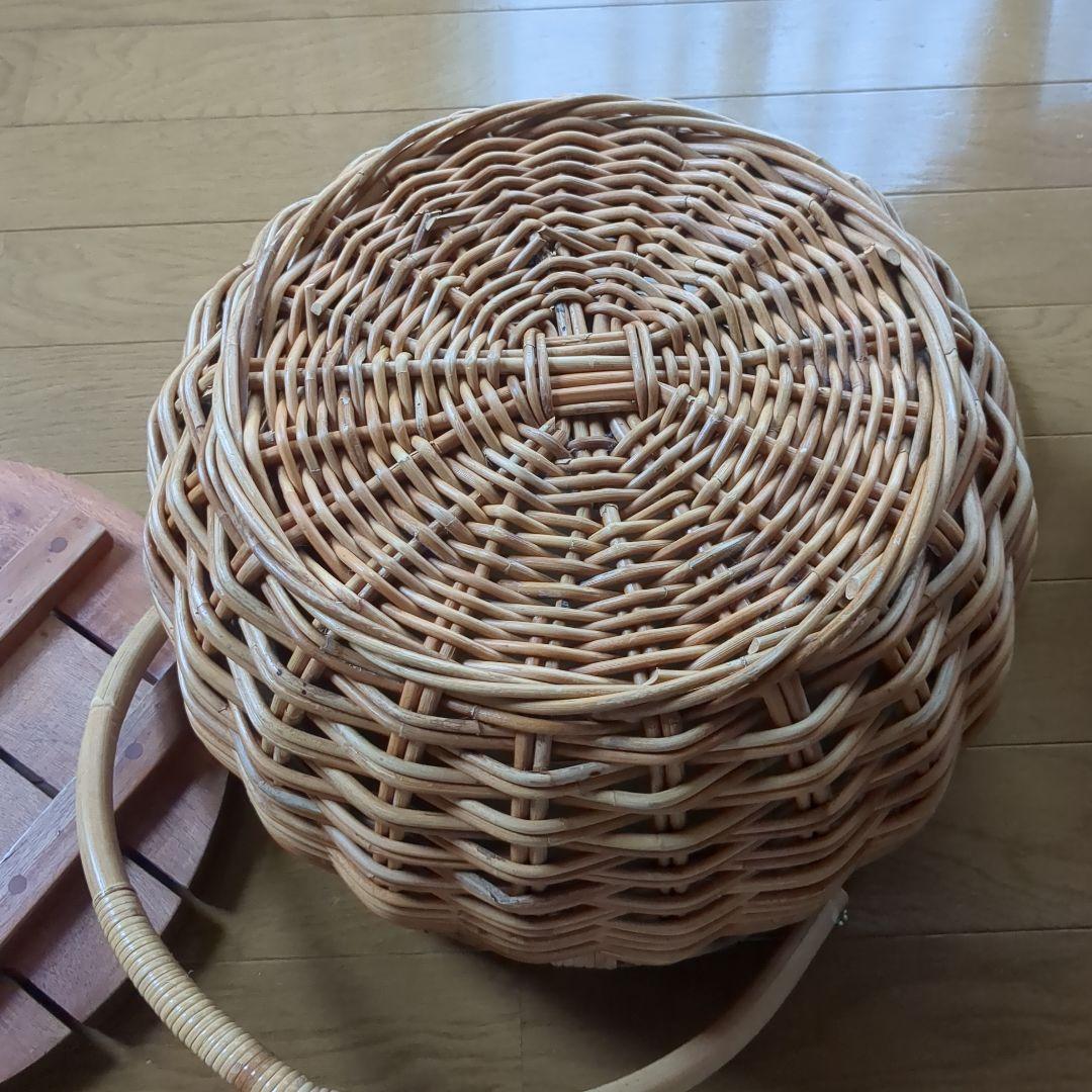 6/18 22時まで限定値下げ籐製収納テーブル 木製蓋付き