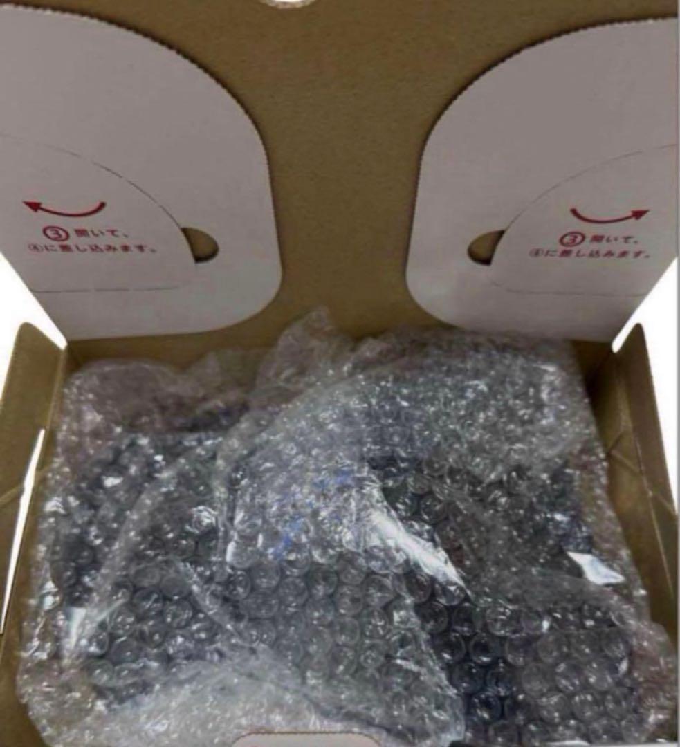   原宿　カルバンクライン　限定 キャップ　グク　着用