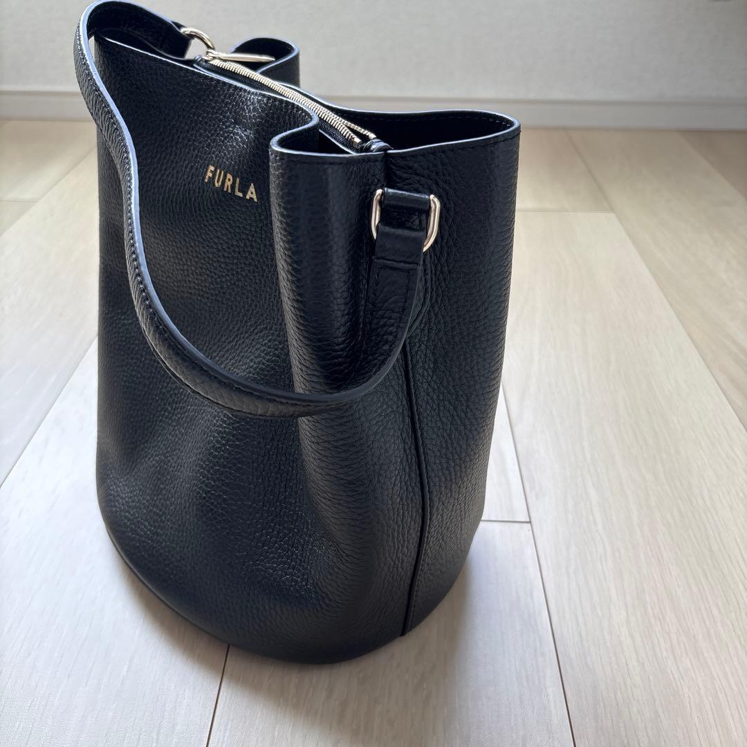 FURLA バッグ　黒　美品