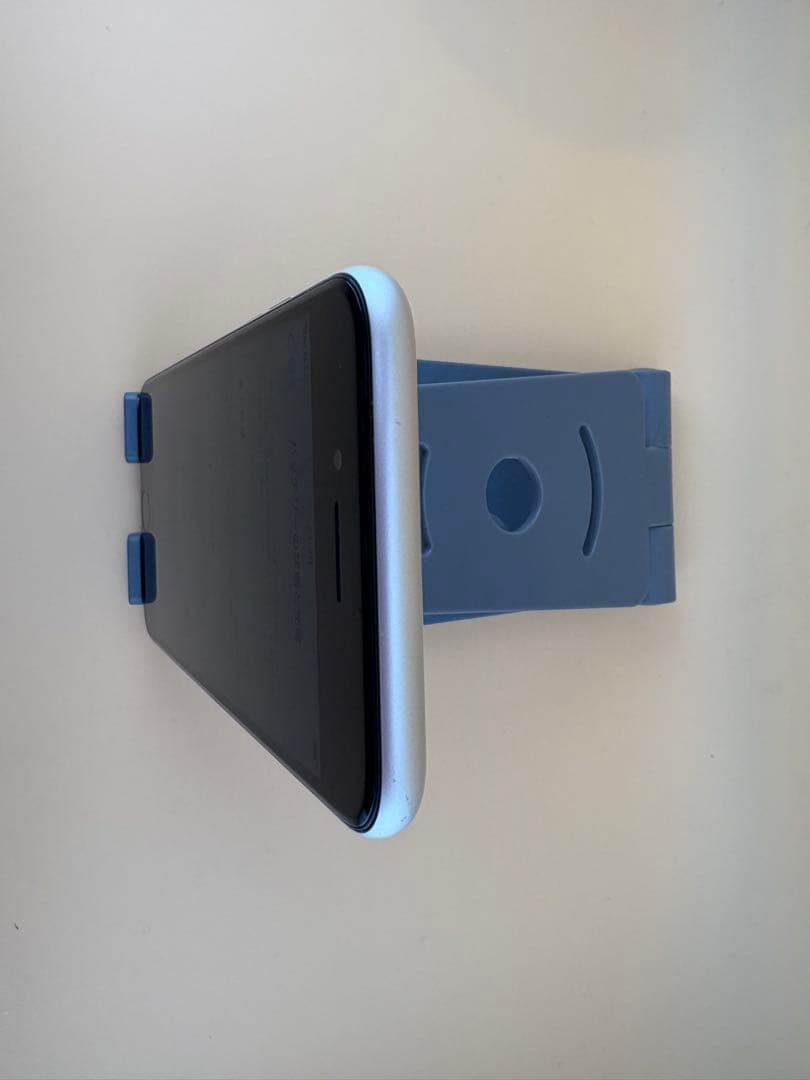 iPhone SE3 64GB スターライトSIMフリーバッテリー92%