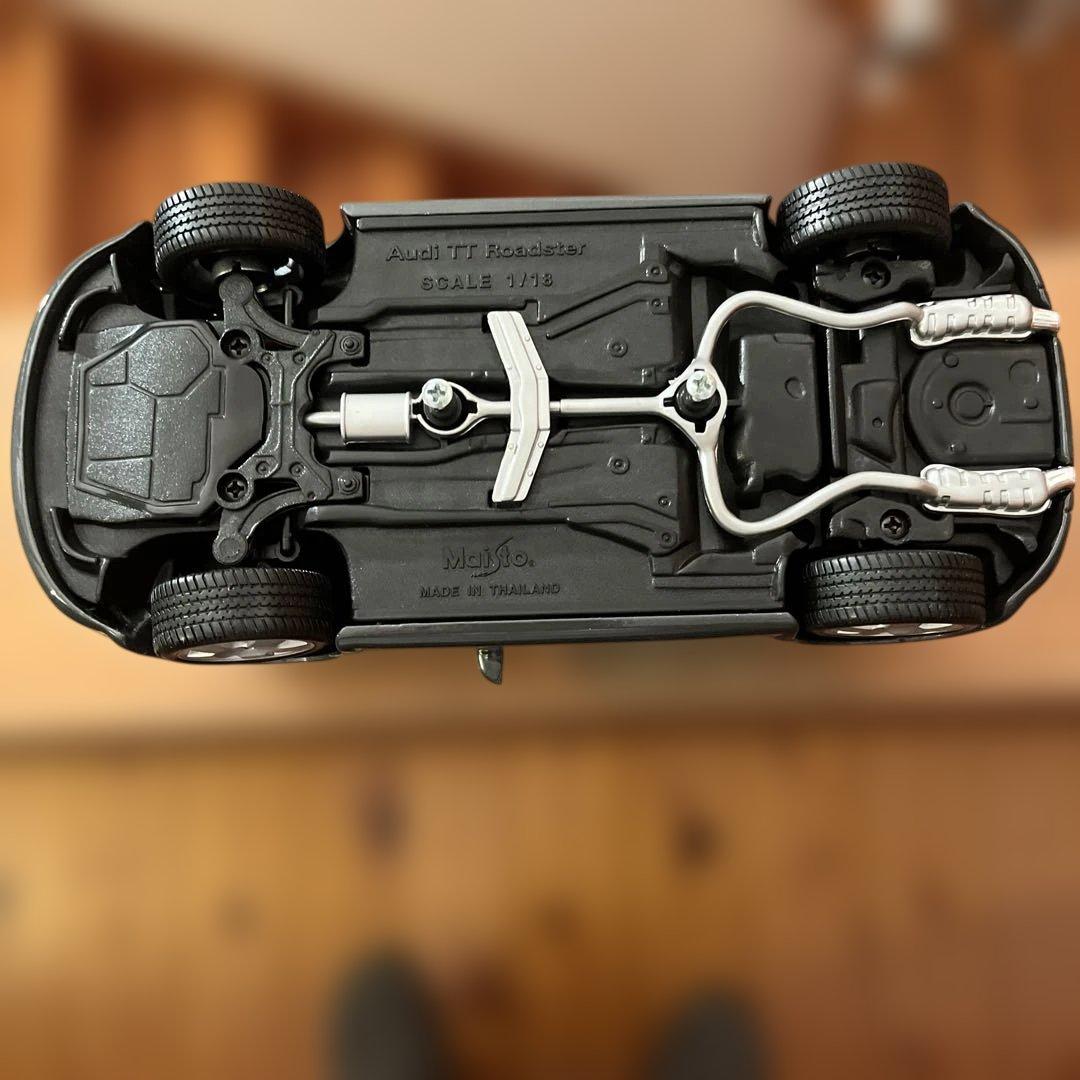ミニカー Audi TT Roadster 1/18