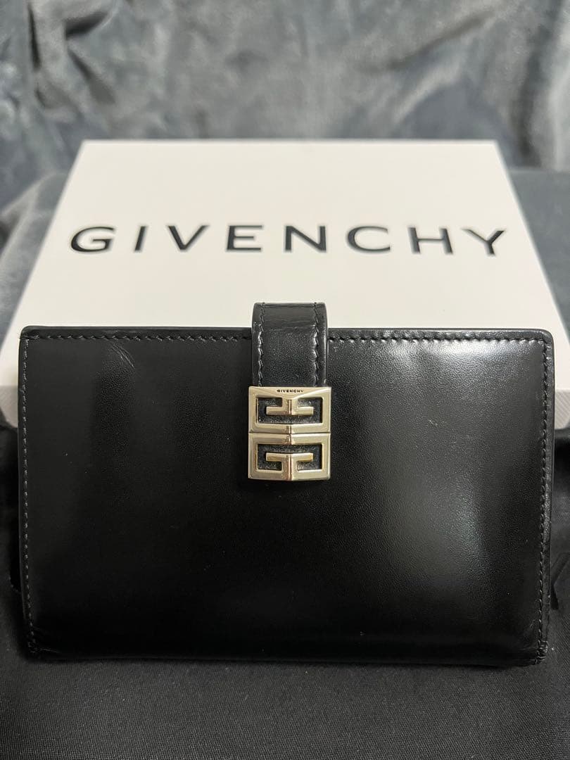 Givenchy ブラック 二つ折り財布