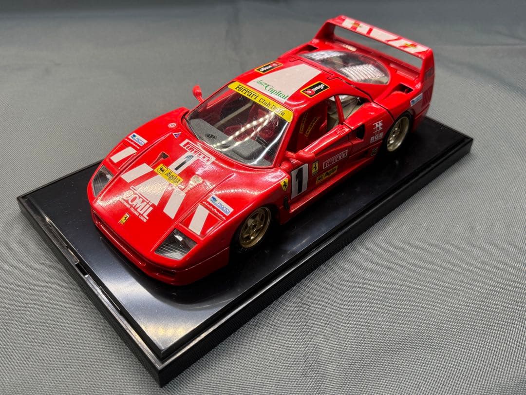 Ferrari F40 1/18スケール ミニカー