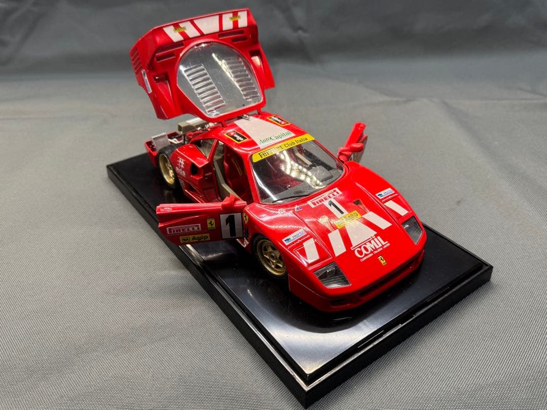 Ferrari F40 1/18スケール ミニカー
