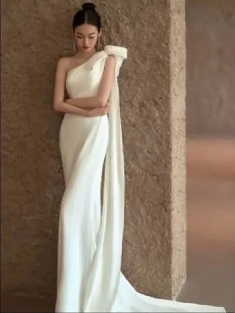ホワイトワンショルダー　ウェディングドレス　マーメイド　前撮り 二次会