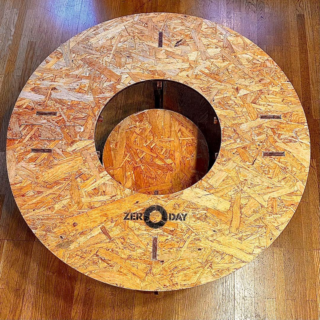 ZERODAY/ゼロデイ　ドーナツテーブル