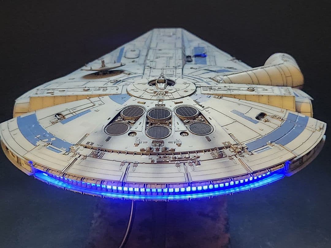 スター・ウォーズ ミレニアム・ファルコン(ランドVer.）塗装済み完成品