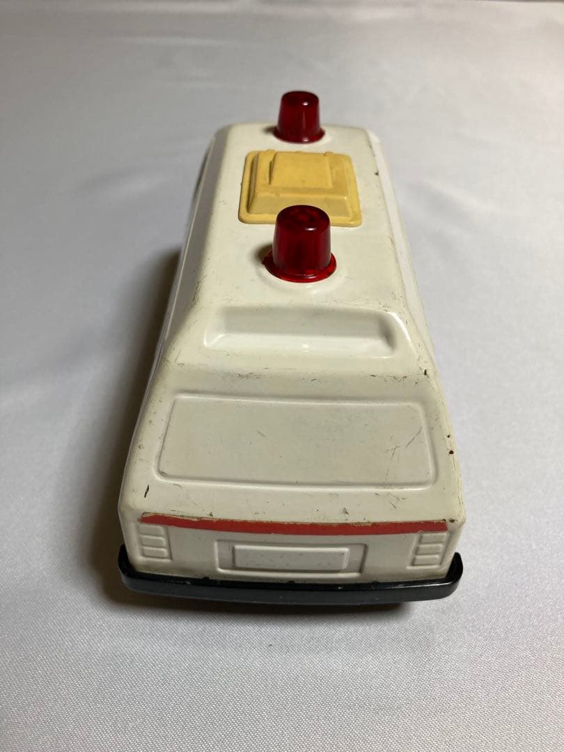 【まとめ売り4点】ブリキ　TONKA 救急車　ヘリ　汽車　イチコー　電車