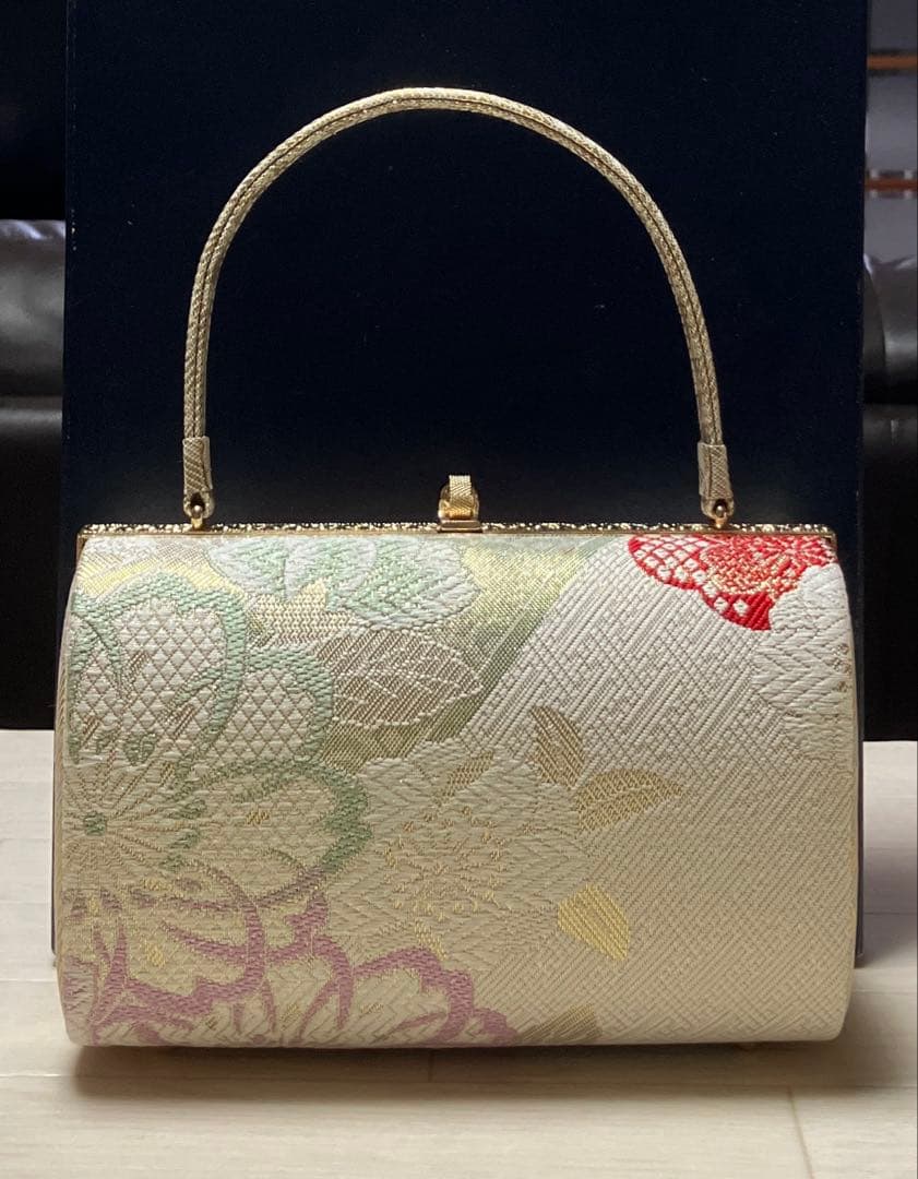 《美品》草履バッグセット　帯地　ラメ　花柄　底鋲付きバッグ　成人式