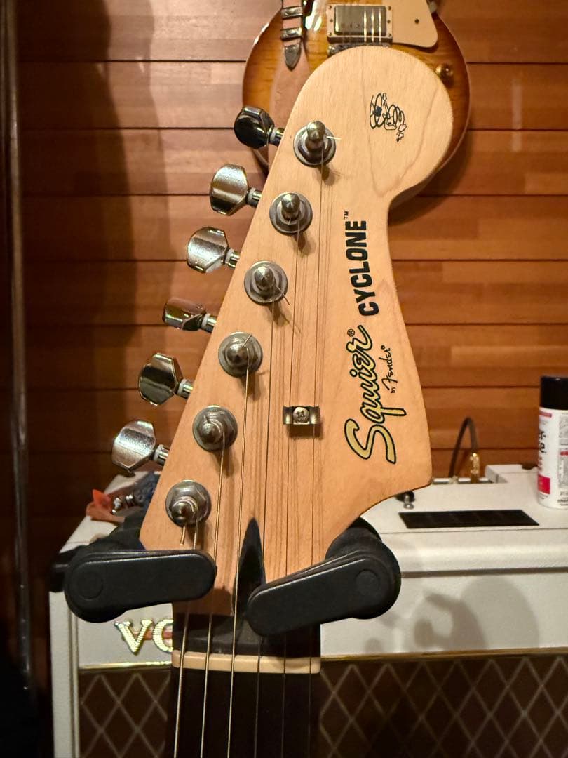 ギター Squier by Fender CYCLONE