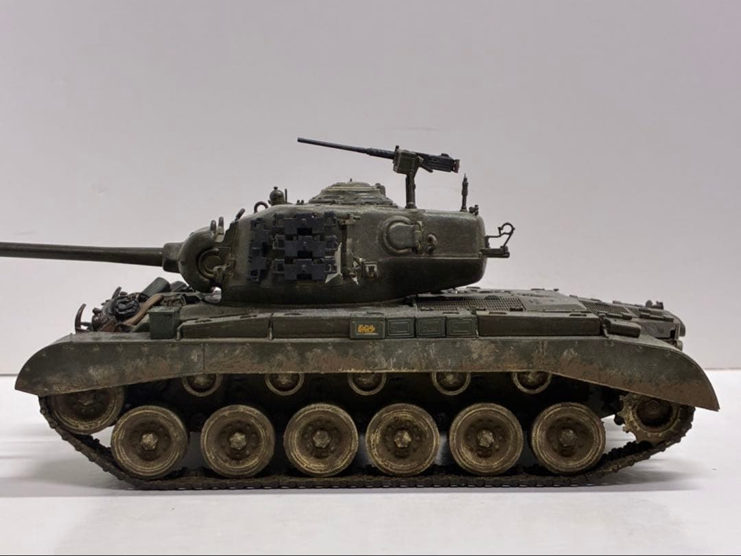 タミヤ　1/35 M26 パーシング　完成品　戦車　模型　プラモデル
