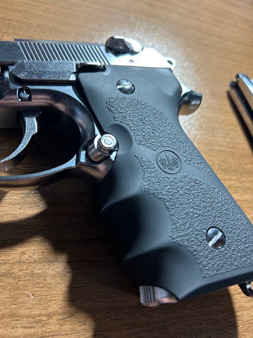 東京マルイ M92Fクロームステンレス 18禁 ガスガン