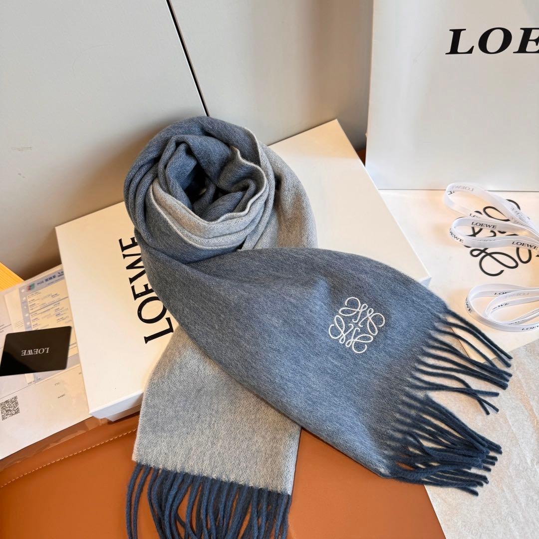 LOEWE グレー系 フリンジ付きマフラー