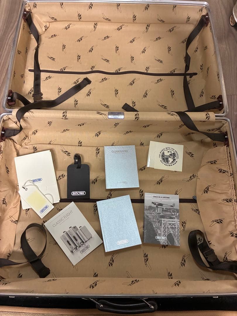 リモワ　クラシックフライト974.70 78ℓキャリーケース TSAロック付き