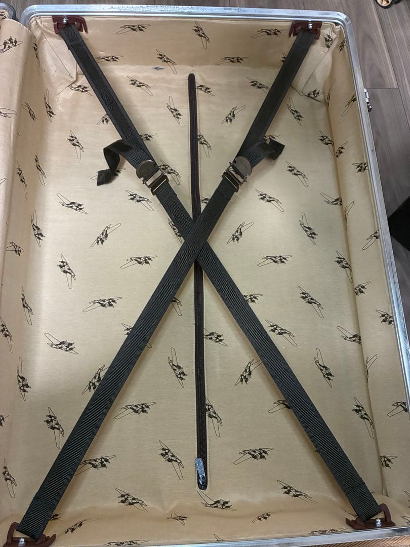 リモワ　クラシックフライト974.70 78ℓキャリーケース TSAロック付き