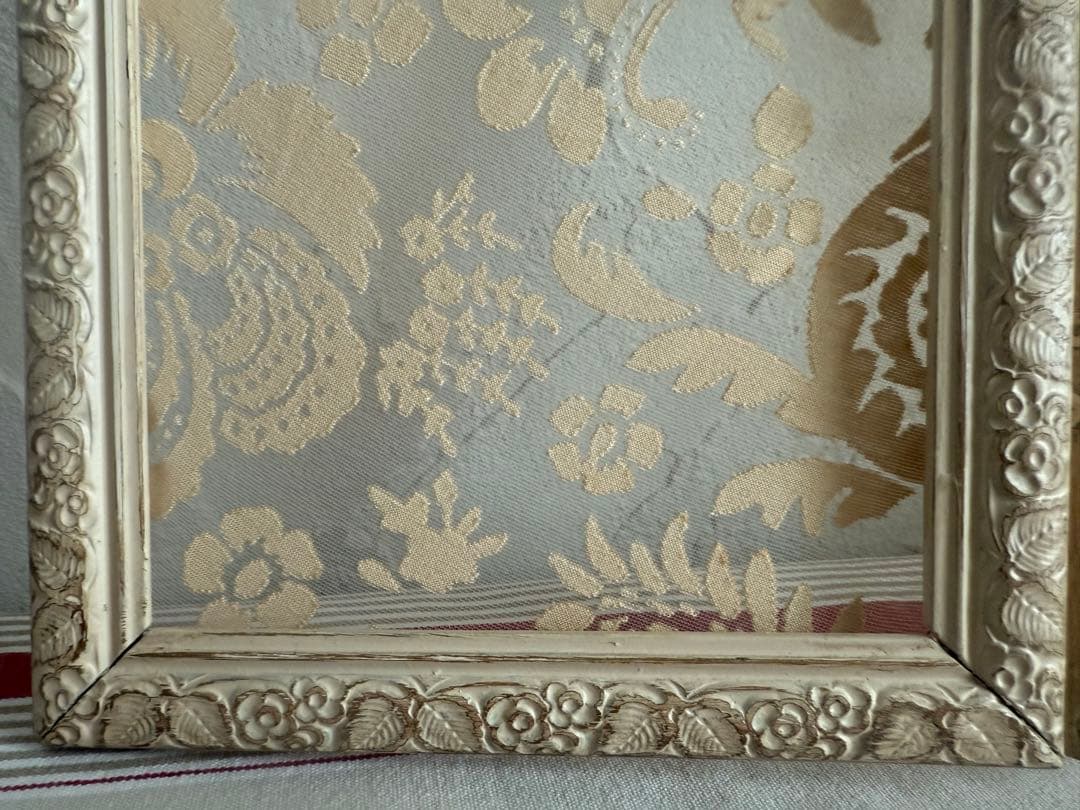 フランスアンティーク　二つ折りフレーム レース花柄