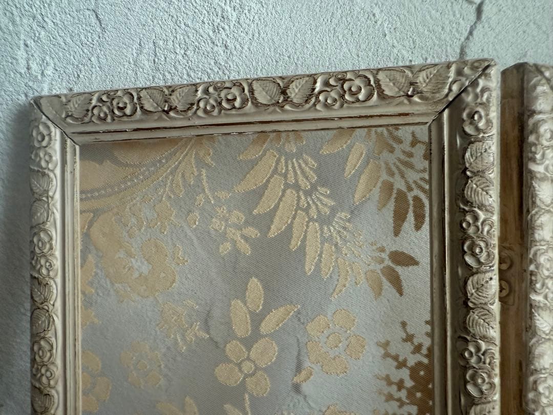 フランスアンティーク　二つ折りフレーム レース花柄